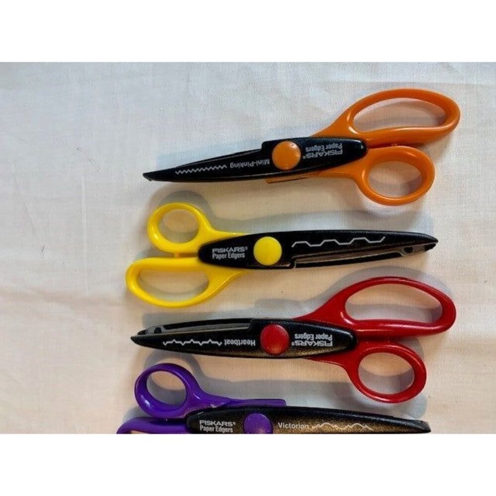 Fiskars Paper Edgers Scissors & Mickey Craft Set Decorative Edging 6-Pack Bright - Picture 6 of 12